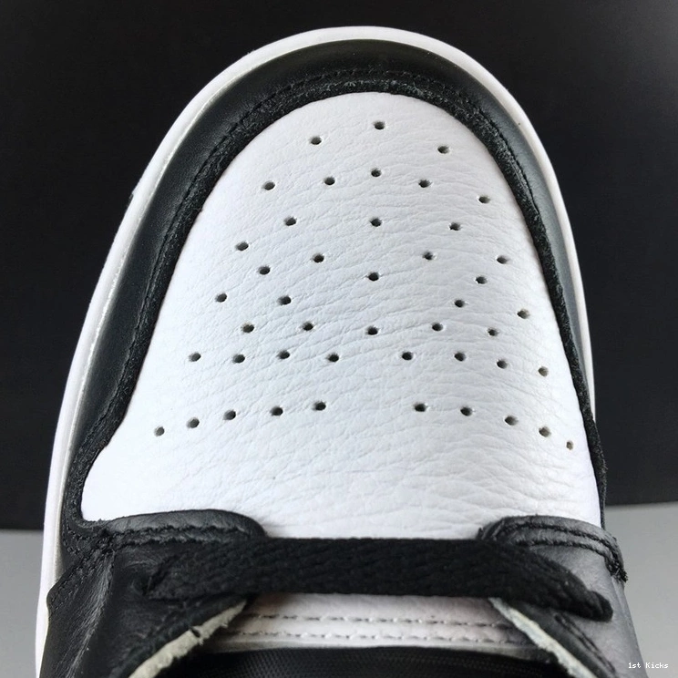 CJ9219-001  Quai54 (2019) Jordan  1 Mid 0227